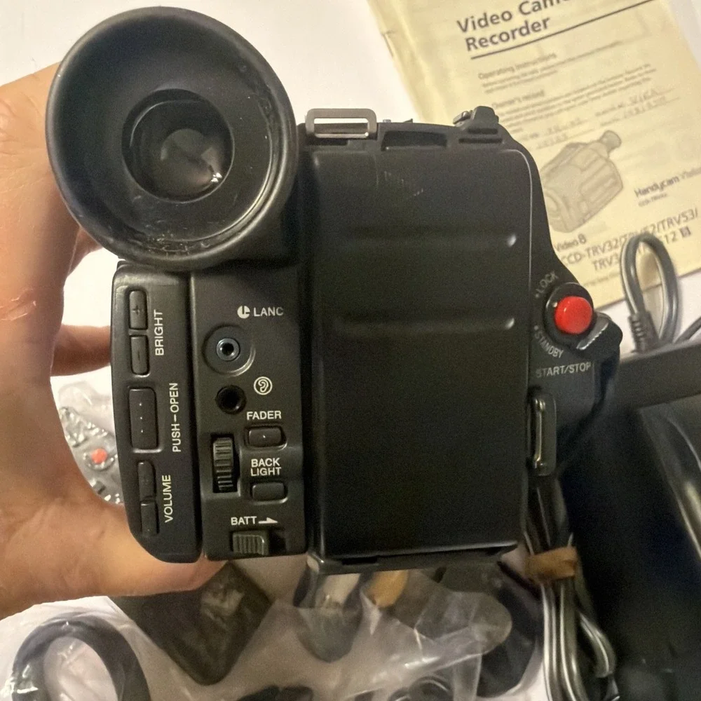 Sony Handycam CCD-TRV118 NTSC Hi-8 Video Camcorder - FOR PARTS OR REPAIR